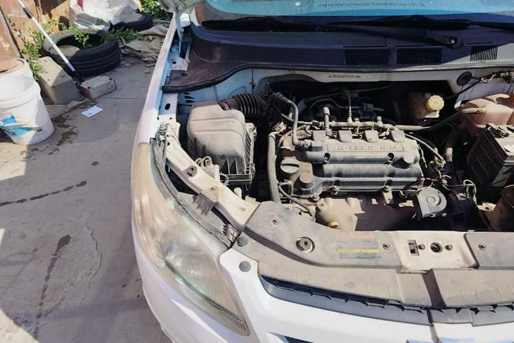 Used Chevrolet Sail 2013 Sedan 1.4L Manual Happiness Edition II Engine Bay Right