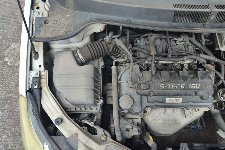 Used Chevrolet Sail 2013 Sedan 1.4L Manual - Youyi Happiness Edition Engine Bay Right