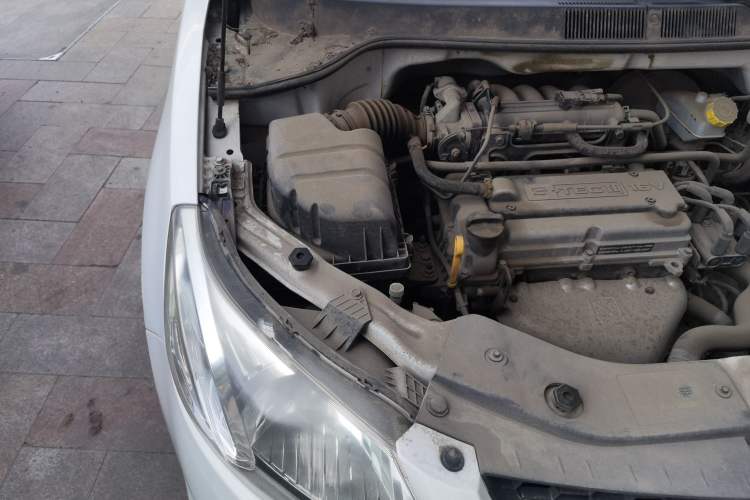Used Chevrolet Sail 2013 Sedan 1.2L Manual Warm Edition Engine Bay Right