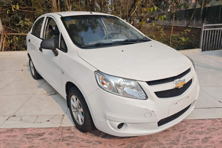 Used Chevrolet Sail 2013 Sedan 1.2L Manual Fashion Edition Front Right 45 Deg