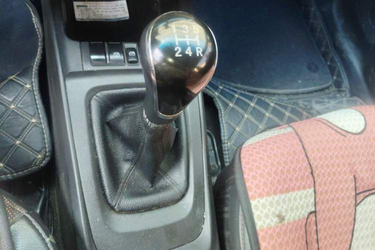 Used Chevrolet Sail 2013 Sedan 1.2L Manual Warm Edition Gear Lever