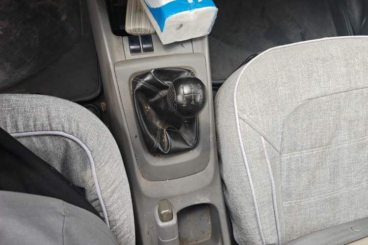 Used Chevrolet Sail 2013 Sedan 1.2L Manual Warm Edition Gear Lever
