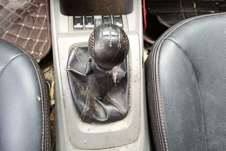 Used Chevrolet Sail 2013 Sedan 1.2L Manual Fashion Edition Gear Lever