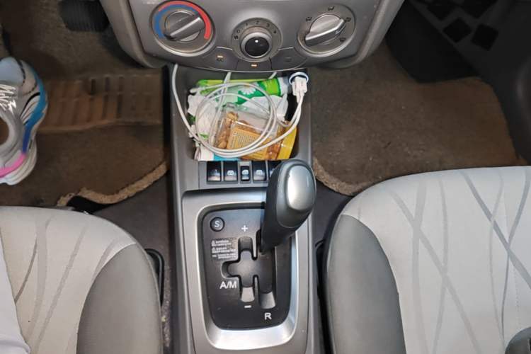 Used Chevrolet Sail 2013 Sedan 1.4L AMT Enjoy Edition Gear Lever
