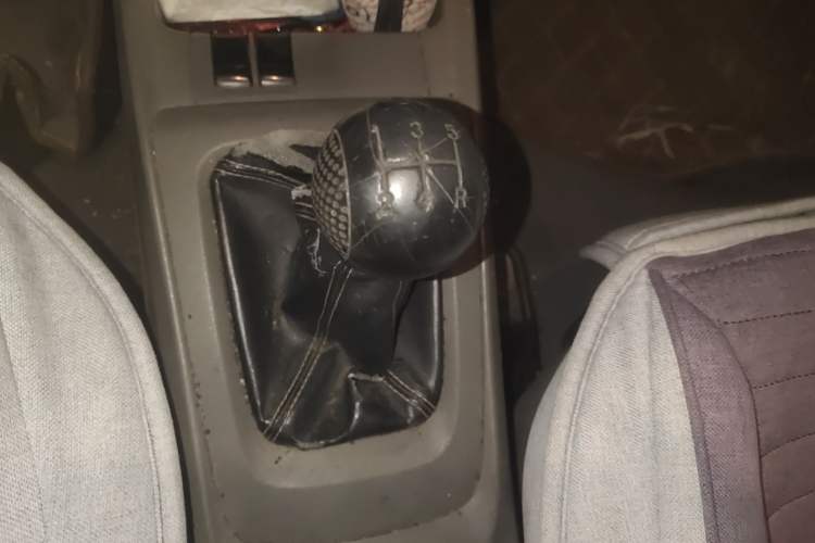 Used Chevrolet Sail 2013 Sedan 1.2L Manual Fashion Edition Gear Lever