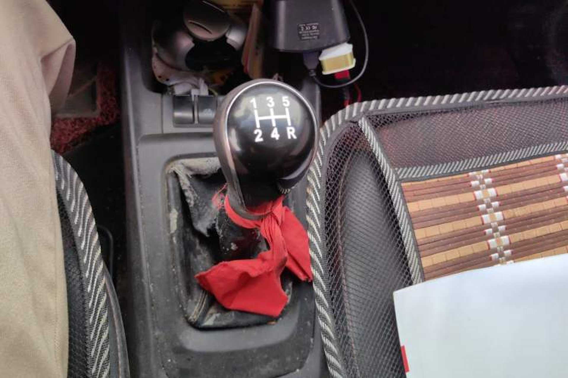 Used Chevrolet Sail 2013 Sedan 1.2L Manual Fashionable Happiness Edition Gear Lever