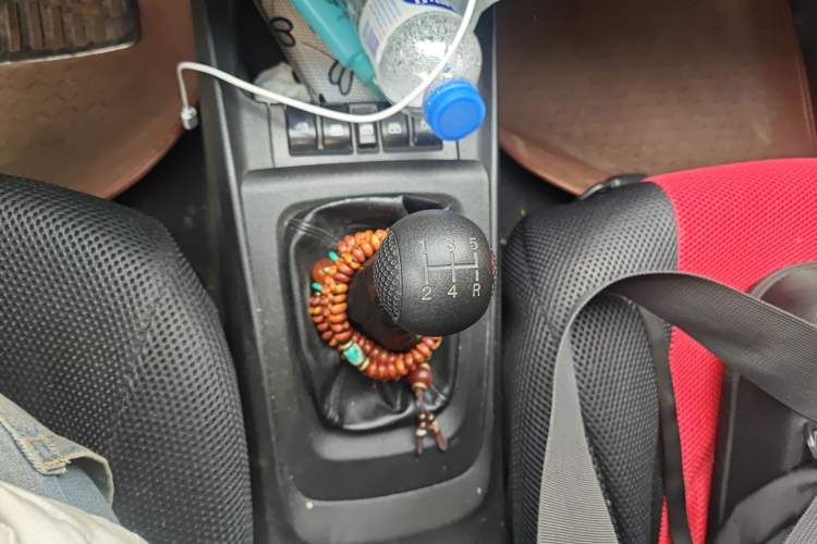 Used Chevrolet Sail 2013 Sedan 1.4L Manual - Youyi Happiness Edition Gear Lever