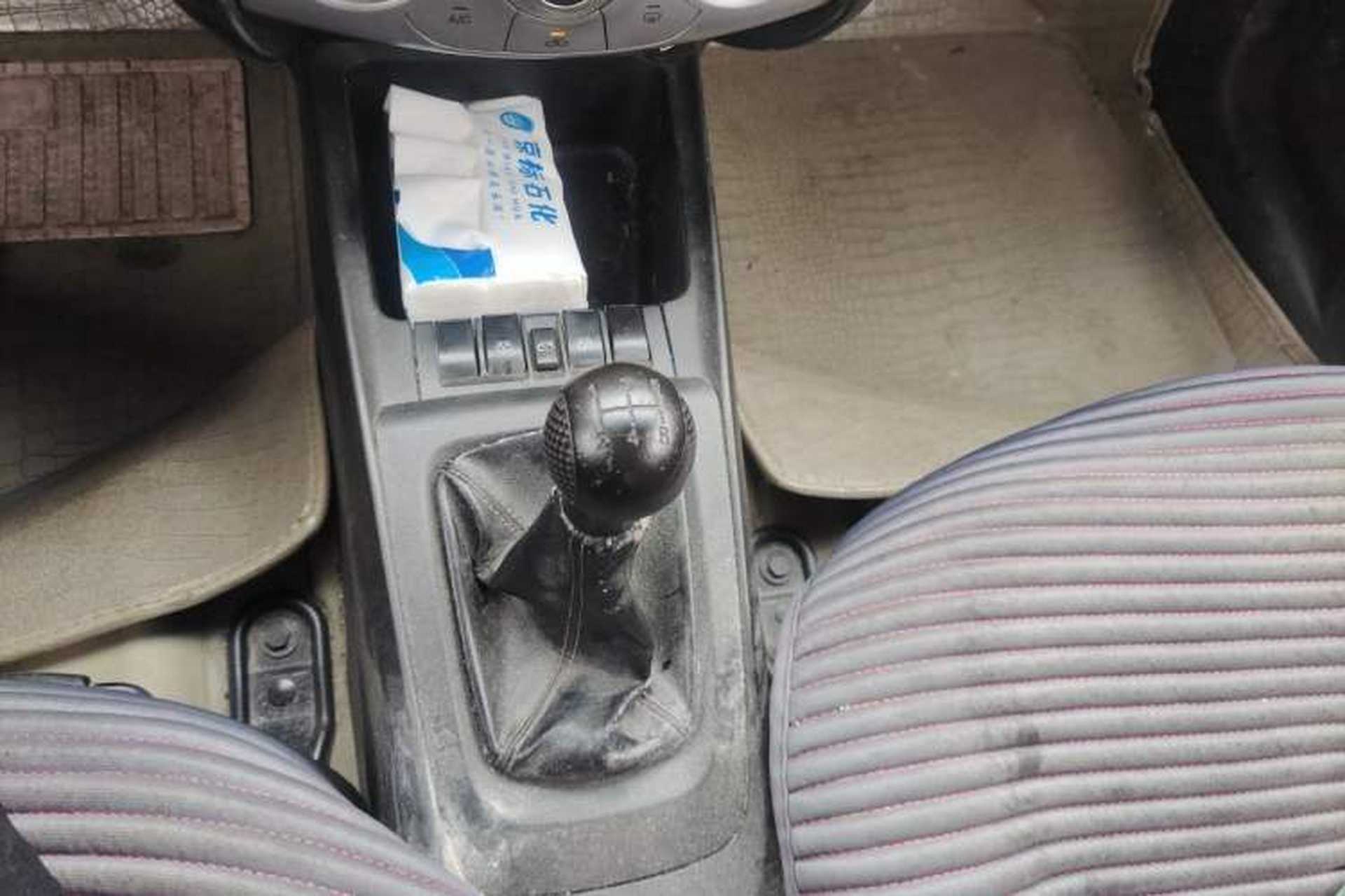 Used Chevrolet Sail 2013 Sedan 1.4L Manual Ideal Happiness Edition Gear Lever