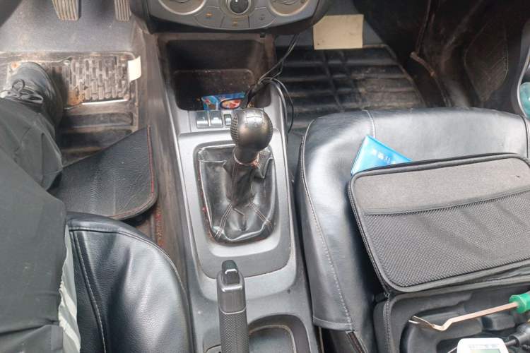 Used Chevrolet Sail 2013 Sedan 1.2L Manual Warm Edition Gear Lever