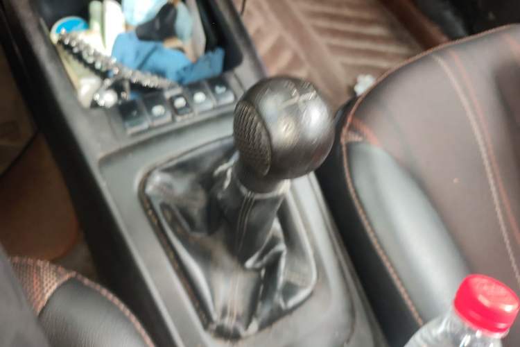Used Chevrolet Sail 2013 Sedan 1.2L Manual Happiness Edition Gear Lever