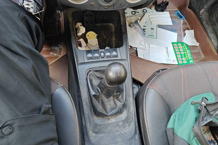 Used Chevrolet Sail 2013 Sedan 1.2L Manual Fashionable Happiness Edition Gear Lever