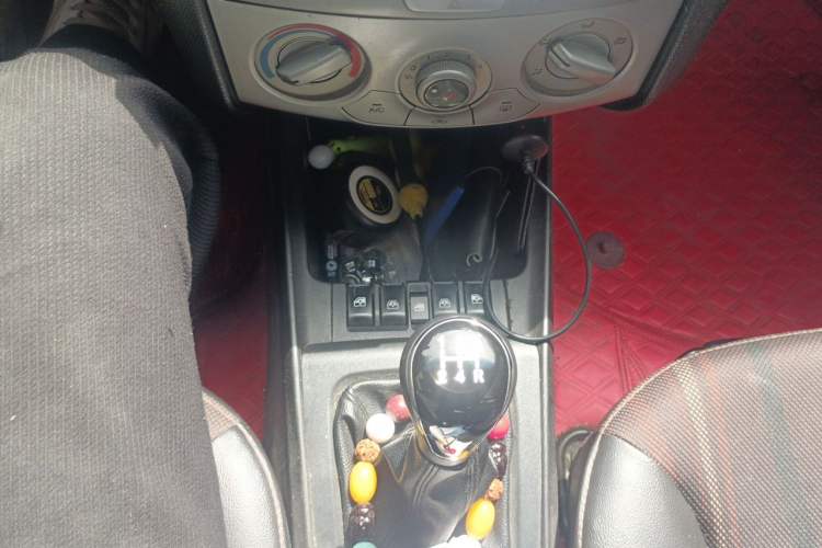 Used Chevrolet Sail 2013 Sedan 1.4L Manual - Youyi Happiness Edition Gear Lever