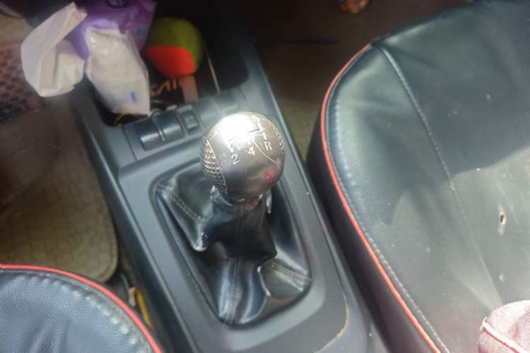Used Chevrolet Sail 2013 Sedan 1.4L Manual Ideal Happiness Edition Gear Lever