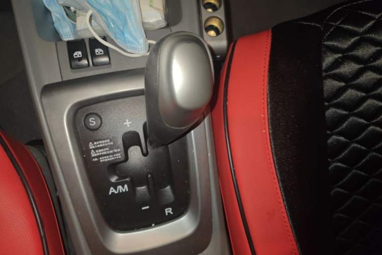 Used Chevrolet Sail 2013 Sedan 1.2L AMT Ideal Edition Gear Lever