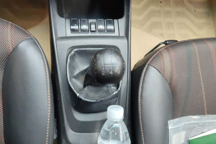 Used Chevrolet Sail 2013 Sedan 1.4L Manual Happiness Edition II Gear Lever
