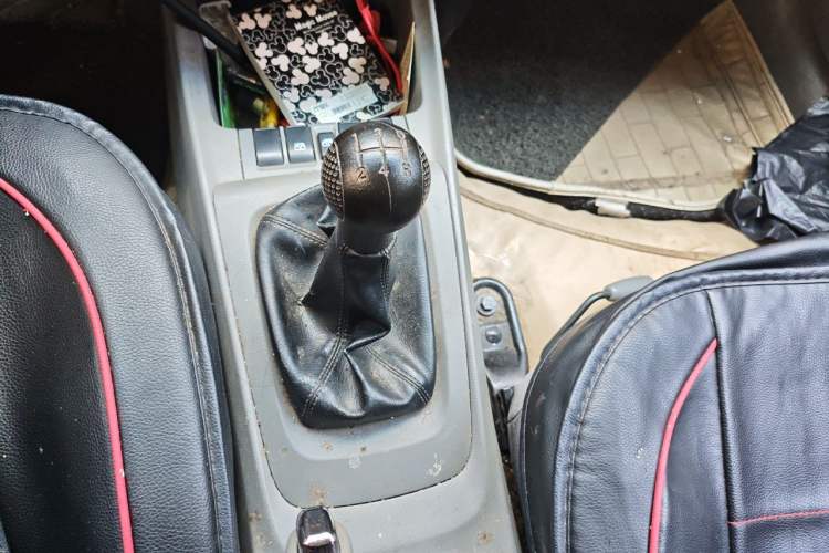Used Chevrolet Sail 2013 Sedan 1.4L Manual Elegance Edition Gear Lever