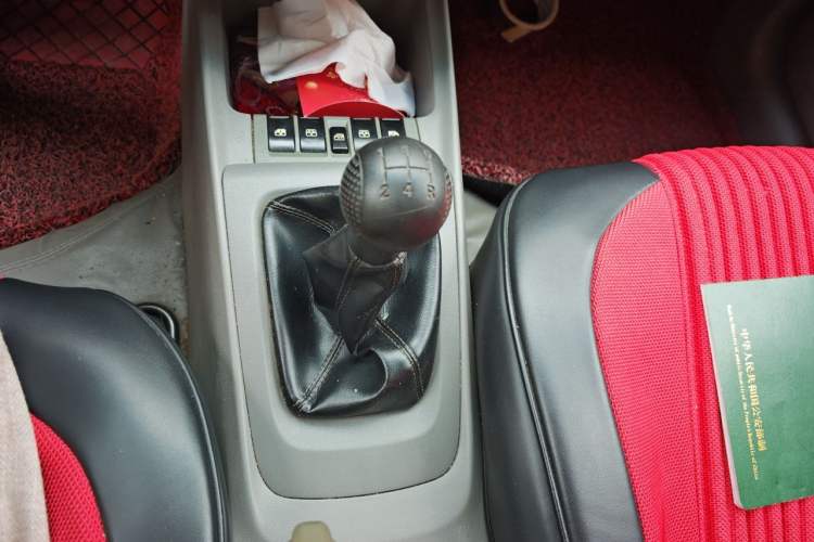 Used Chevrolet Sail 2013 Sedan 1.2L Manual Fashionable Happiness Edition Gear Lever
