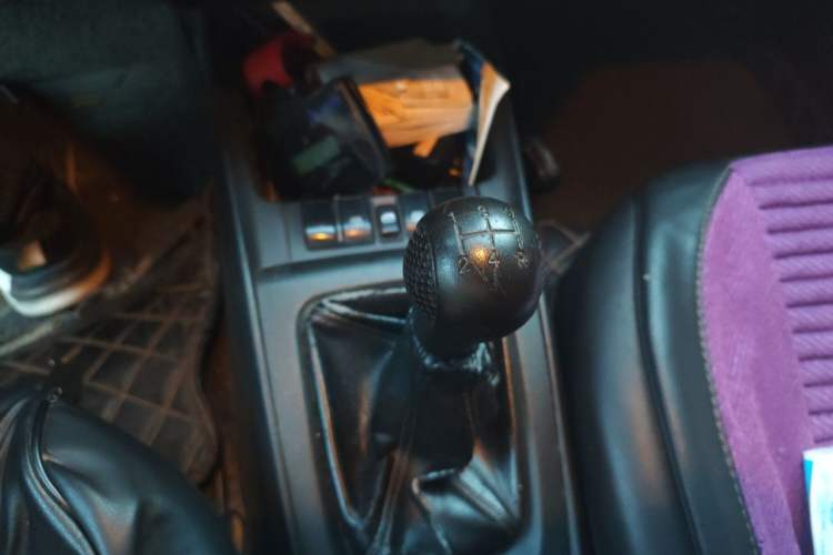 Used Chevrolet Sail 2013 Sedan 1.4L Manual Ideal Happiness Edition Gear Lever
