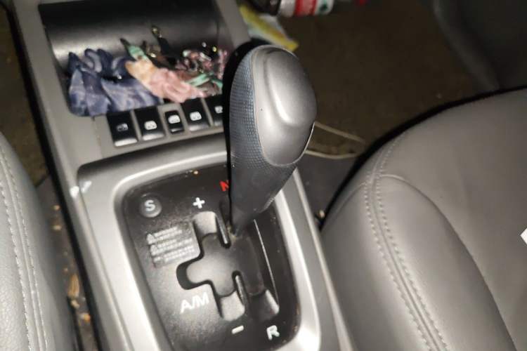 Used Chevrolet Sail 2013 Sedan 1.4L AMT Enjoy Edition Gear Lever