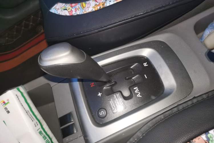 Used Chevrolet Sail 2013 Hatchback 1.2L AMT Ideal Edition Gear Lever