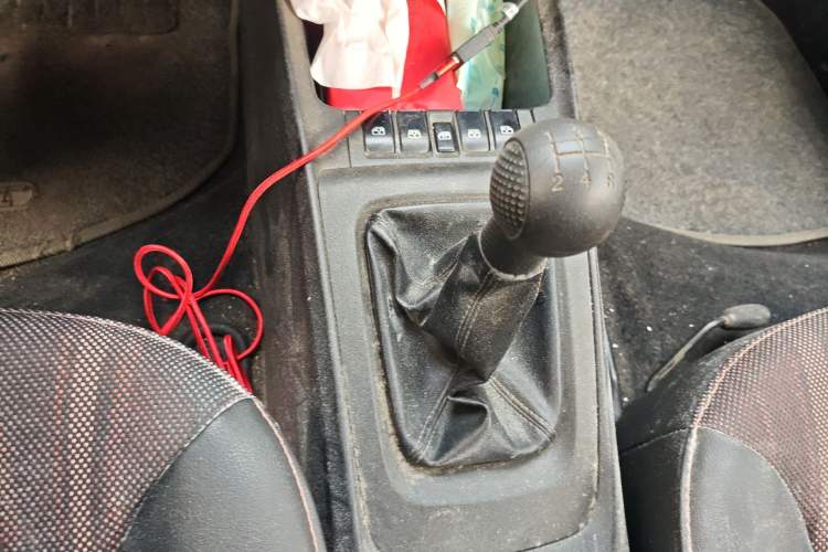 Used Chevrolet Sail 2013 Sedan 1.4L Manual - Youyi Happiness Edition Gear Lever