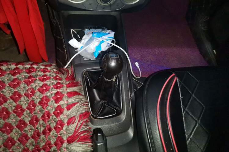Used Chevrolet Sail 2013 Sedan 1.2L Manual Fashionable Happiness Edition Gear Lever