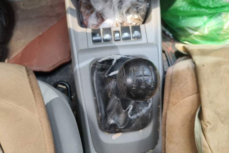 Used Chevrolet Sail 2013 Sedan 1.4L Manual Elegance Edition Gear Lever