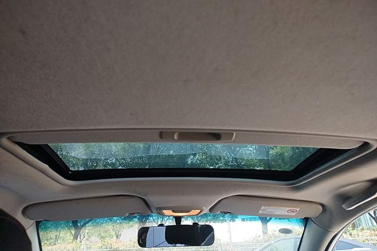 Used Chevrolet Sail 2013 Sedan 1.4L Manual Elegance Edition Headliner