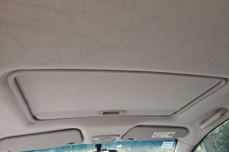 Used Chevrolet Sail 2013 Sedan 1.4L AMT Enjoy Edition Headliner