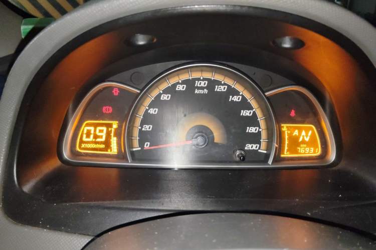 Used Chevrolet Sail 2013 Sedan 1.4L AMT Enjoy Edition Instrument Cluster