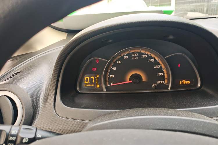 Used Chevrolet Sail 2013 Sedan 1.4L Manual - Youyi Happiness Edition Instrument Cluster