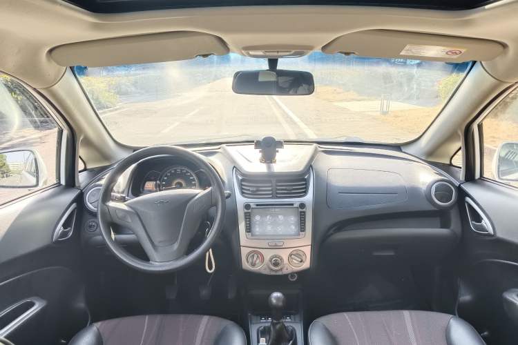 Used Chevrolet Sail 2013 Sedan 1.4L Manual - Youyi Happiness Edition Interior 1