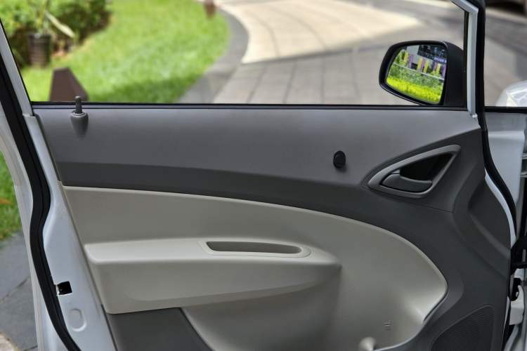 Used Chevrolet Sail 2013 Sedan 1.2L AMT Ideal Edition Interior 11