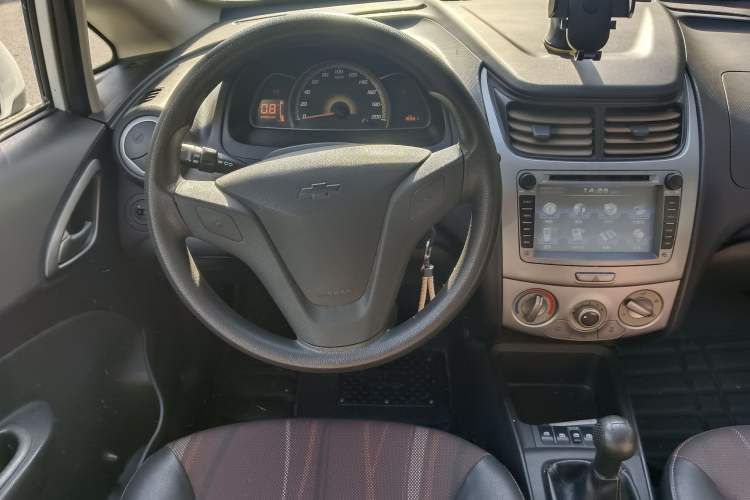 Used Chevrolet Sail 2013 Sedan 1.4L Manual - Youyi Happiness Edition Interior 2