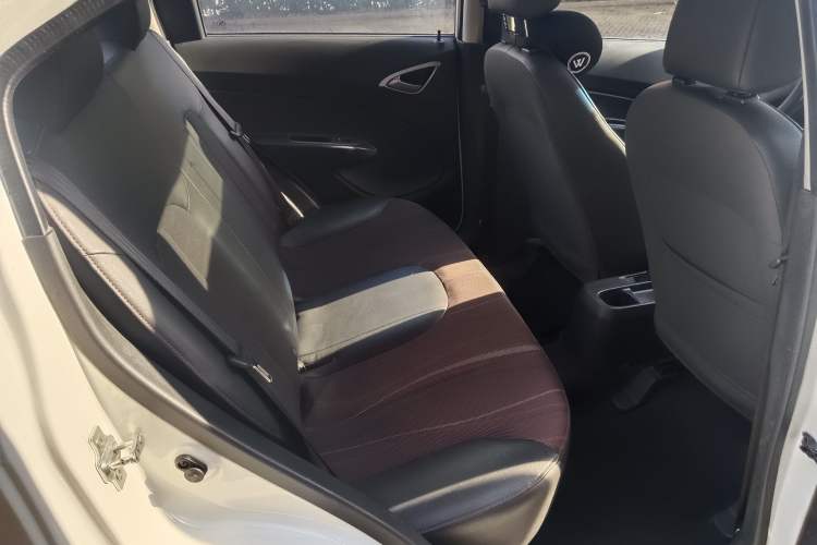 Used Chevrolet Sail 2013 Sedan 1.4L Manual - Youyi Happiness Edition Interior 8