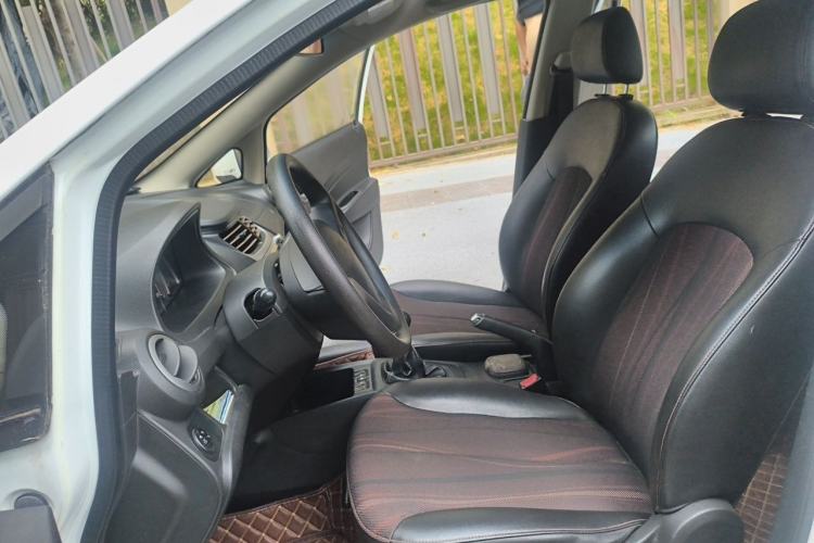 Used Chevrolet Sail 2013 Sedan 1.4L Manual - Youyi Happiness Edition Left Front Seat