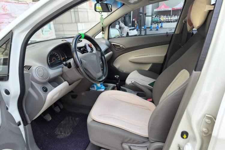 Used Chevrolet Sail 2013 Hatchback 1.4L Manual Enjoyment Edition Left Front Seat