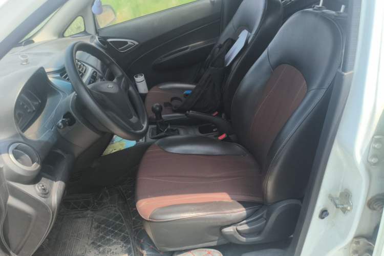 Used Chevrolet Sail 2013 Sedan 1.2L Manual Fashionable Happiness Edition Left Front Seat
