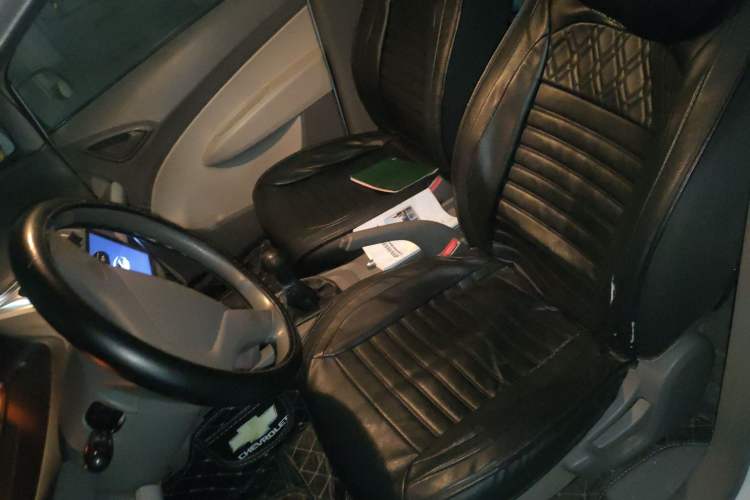 Used Chevrolet Sail 2013 Sedan 1.2L Manual Warm Edition Left Front Seat