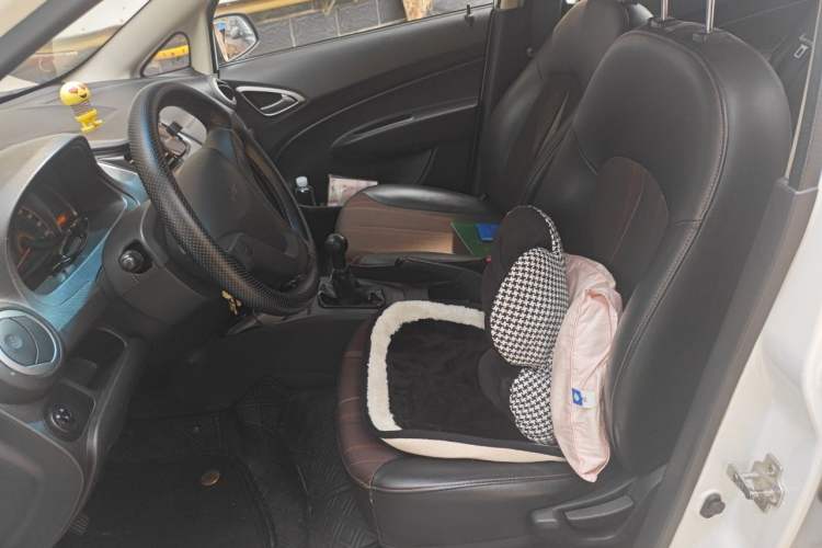 Used Chevrolet Sail 2013 Sedan 1.2L Manual Fashionable Happiness Edition Left Front Seat