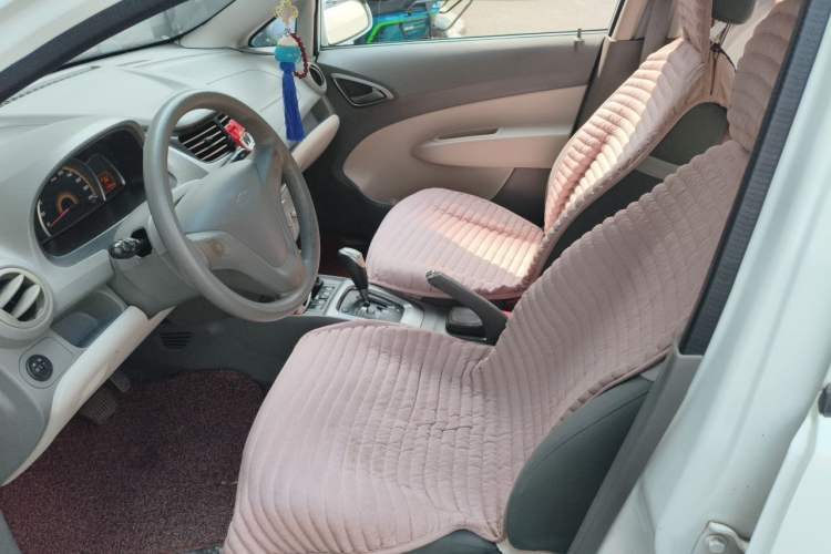 Used Chevrolet Sail 2013 Sedan 1.4L AMT Enjoy Edition Left Front Seat