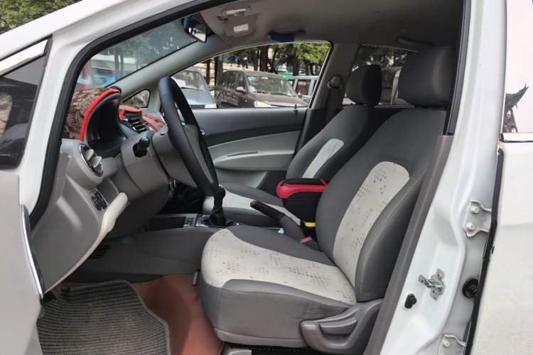 Used Chevrolet Sail 2013 Sedan 1.2L Manual Fashionable Happiness Edition Left Front Seat