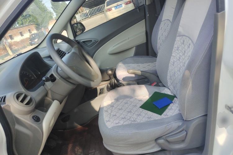 Used Chevrolet Sail 2013 Sedan 1.2L Manual Warm Edition Left Front Seat