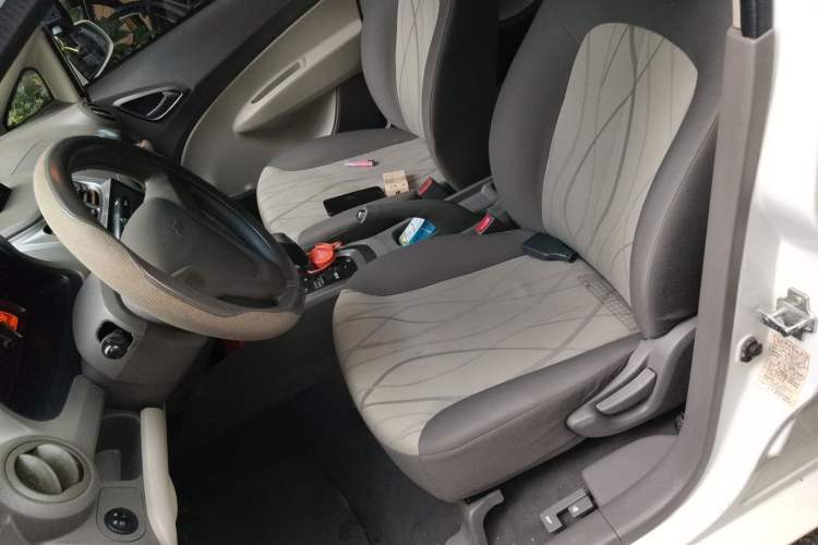 Used Chevrolet Sail 2013 Sedan 1.4L AMT Enjoy Edition Left Front Seat