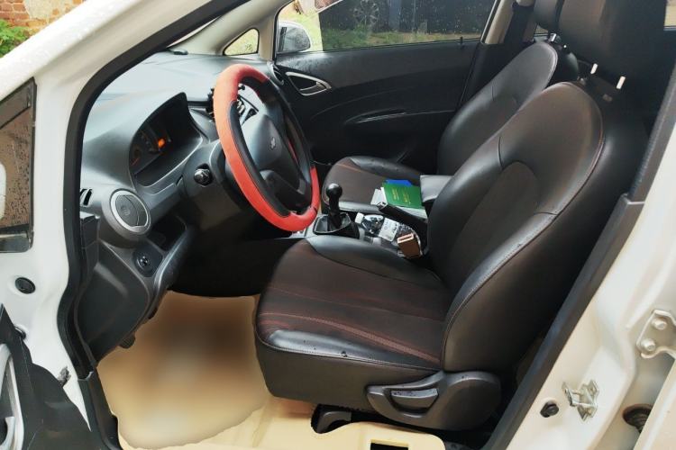 Used Chevrolet Sail 2013 Sedan 1.4L Manual Happiness Edition II Left Front Seat