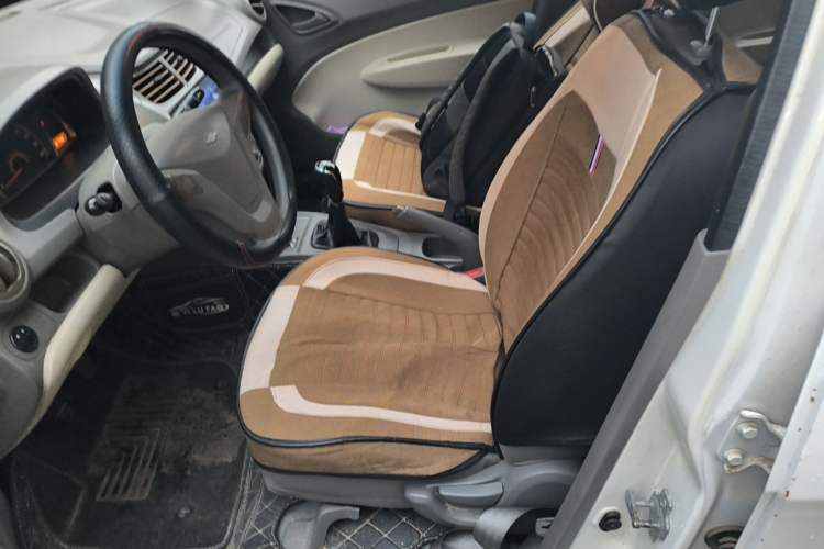 Used Chevrolet Sail 2013 Sedan 1.2L Manual Warm Edition Left Front Seat