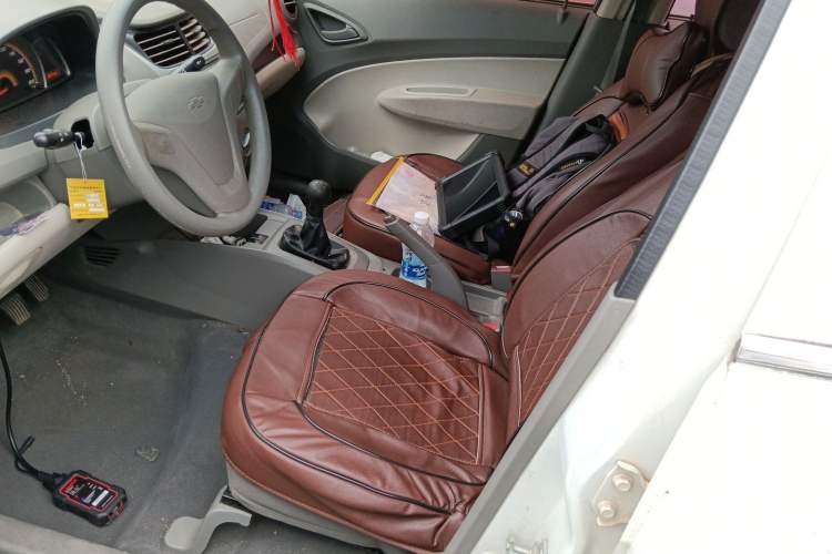 Used Chevrolet Sail 2013 Sedan 1.2L Manual Warm Edition Left Front Seat