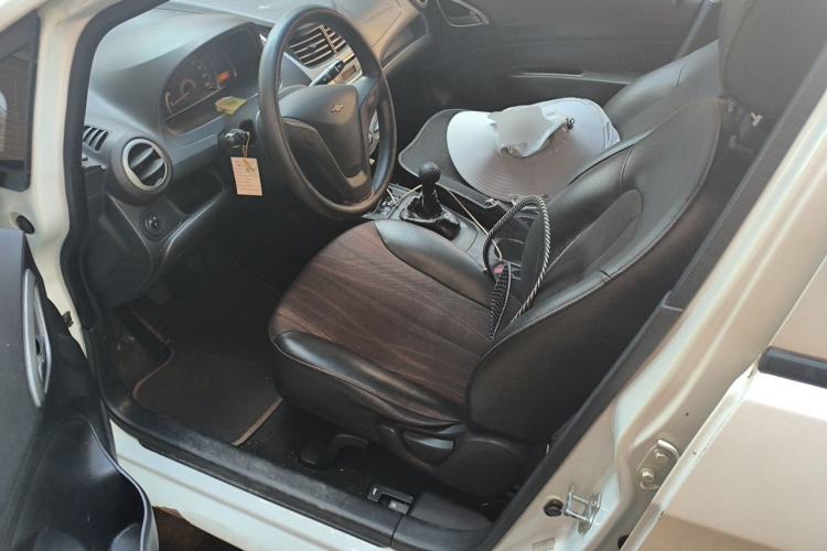 Used Chevrolet Sail 2013 Sedan 1.4L Manual - Youyi Happiness Edition Left Front Seat