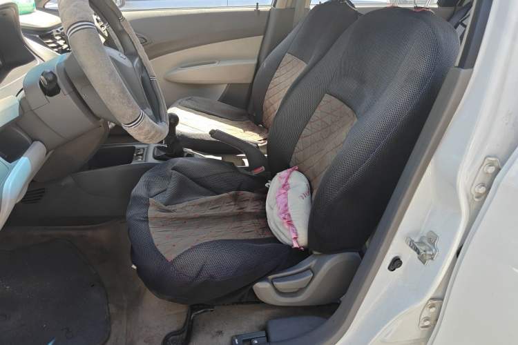 Used Chevrolet Sail 2013 Sedan 1.2L Manual Fashionable Happiness Edition Left Front Seat
