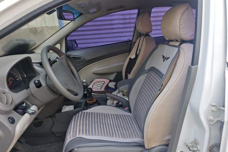 Used Chevrolet Sail 2013 Sedan 1.4L Manual Ideal Happiness Edition Left Front Seat